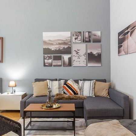 Spacious & Cozy Downtown Apartment With Balcony Budapest Ngoại thất bức ảnh