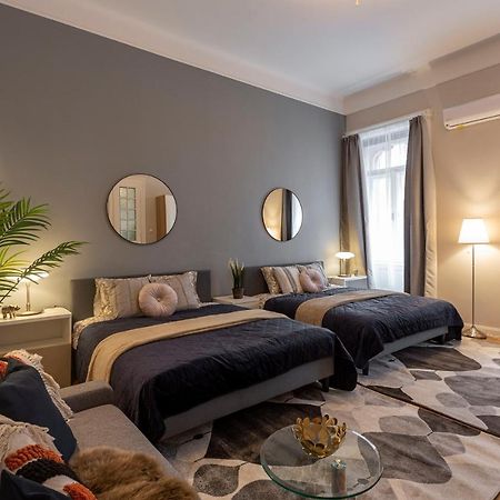 Spacious & Cozy Downtown Apartment With Balcony Budapest Ngoại thất bức ảnh