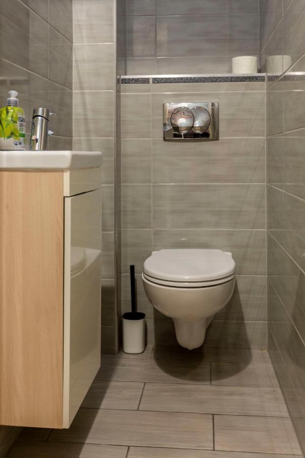 Spacious & Cozy Downtown Apartment With Balcony Budapest Ngoại thất bức ảnh