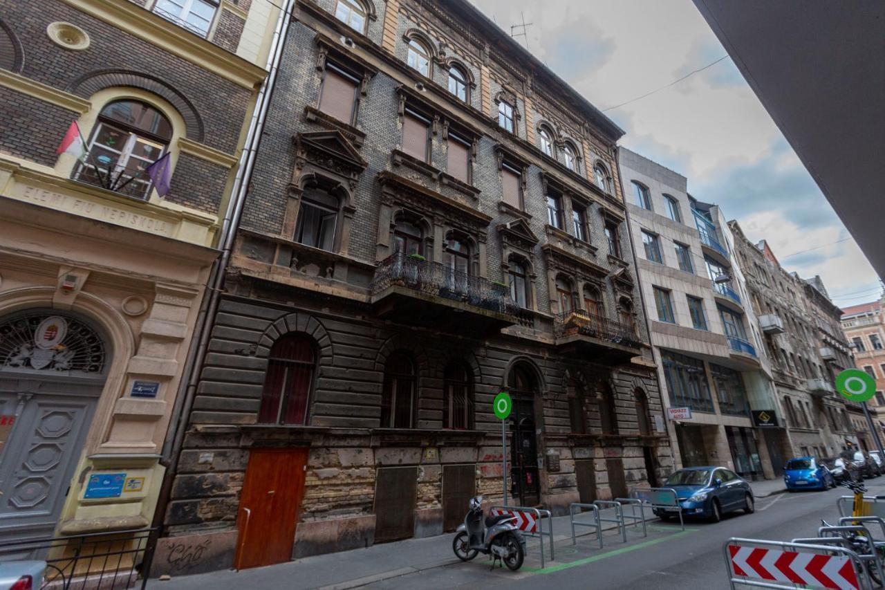 Spacious & Cozy Downtown Apartment With Balcony Budapest Ngoại thất bức ảnh