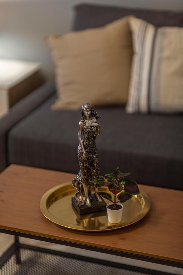 Spacious & Cozy Downtown Apartment With Balcony Budapest Ngoại thất bức ảnh
